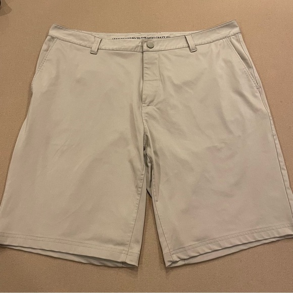 Rhône Men’s Commuter 11” Inseam Khaki Shorts Size 38 - Picture 1 of 14